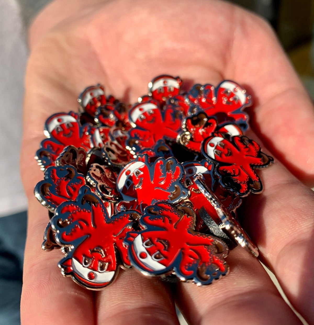 Red Octo Pin L6